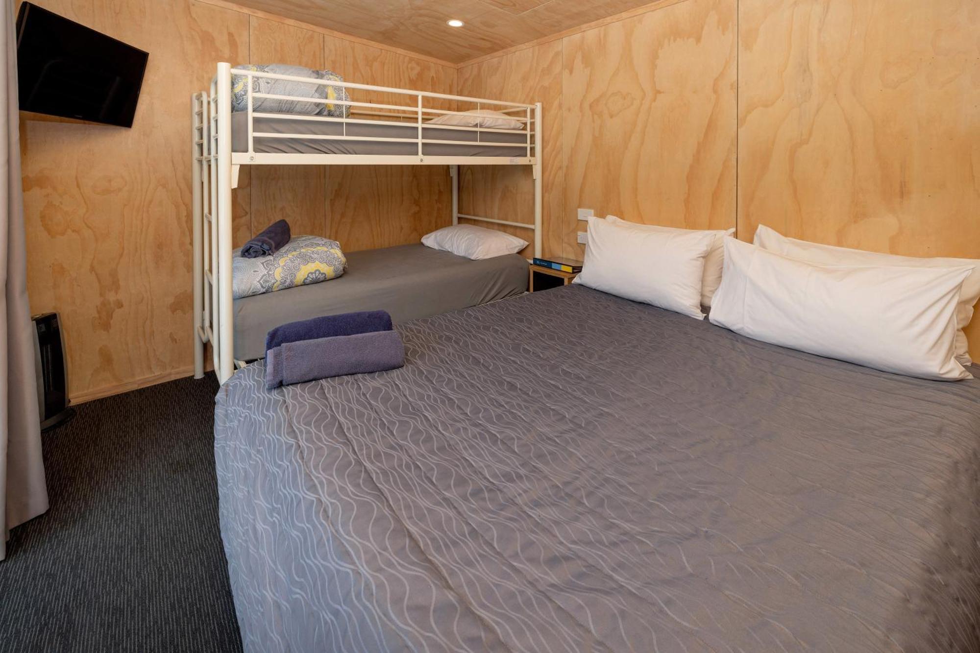 Napier Beach Top 10 Holiday Park & Motels Buitenkant foto