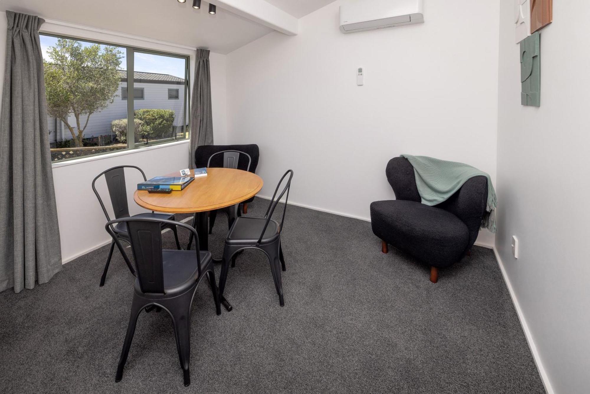 Napier Beach Top 10 Holiday Park & Motels Buitenkant foto